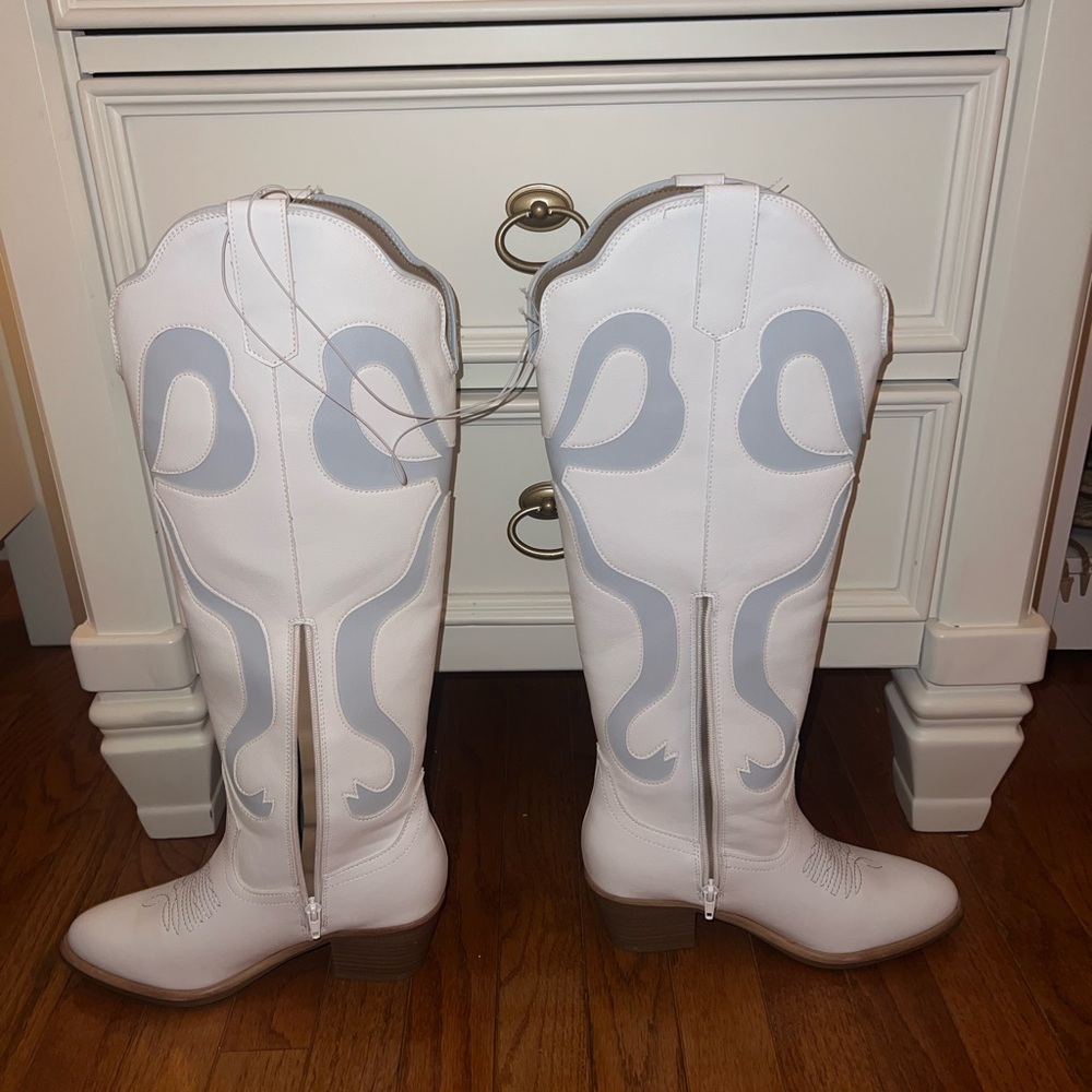 Altar’d state bow boots!